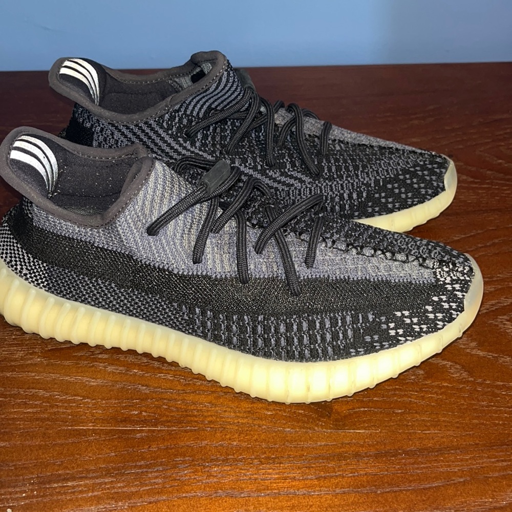 2020 Yeezy Boost 350 V2 Carbon Edition